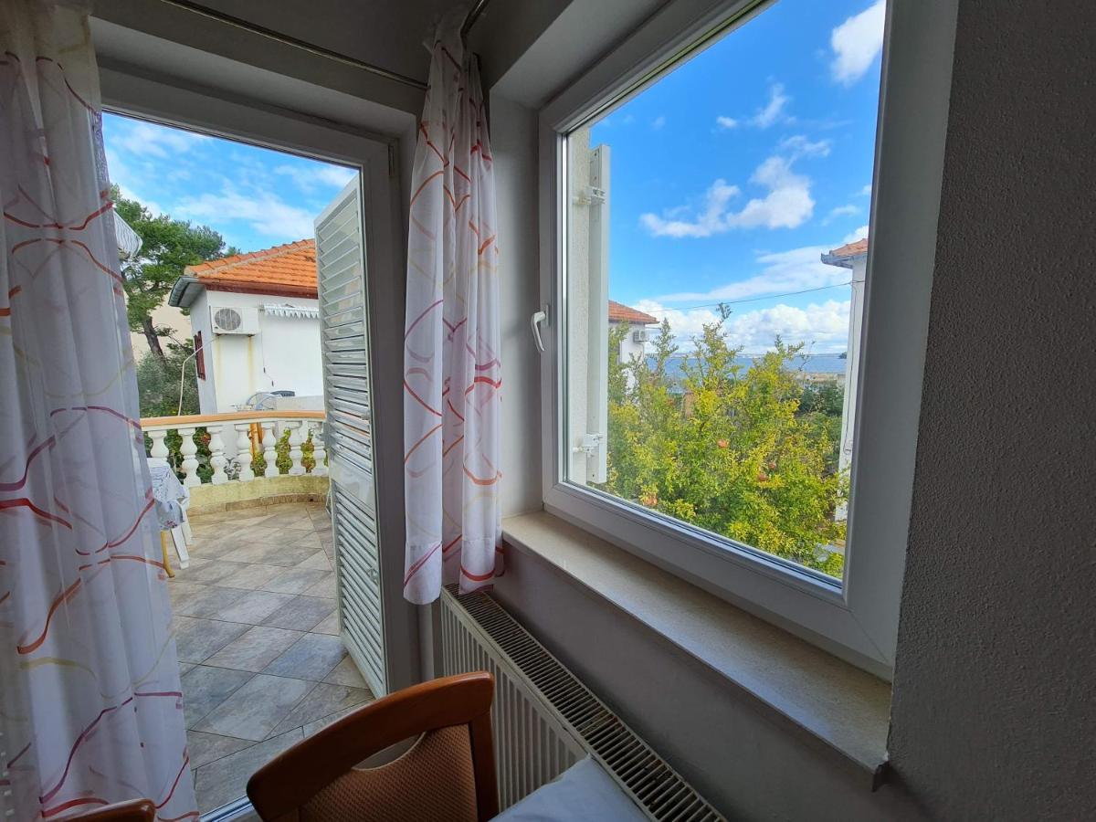 Apartmani Lenka Ugljan Exterior foto