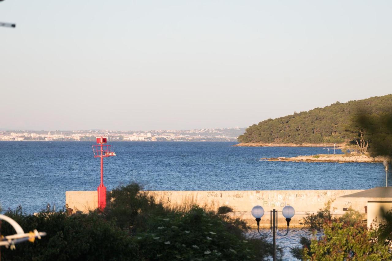 Apartmani Lenka Ugljan Exterior foto