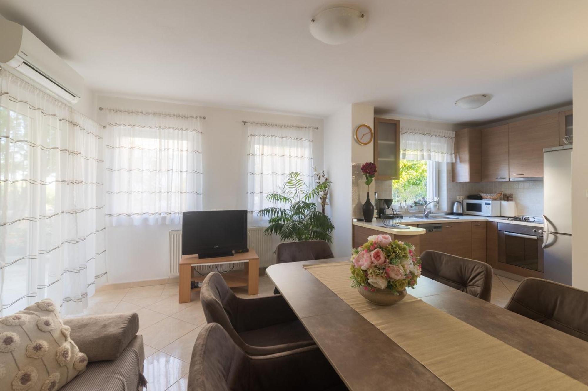 Apartmani Lenka Ugljan Quarto foto